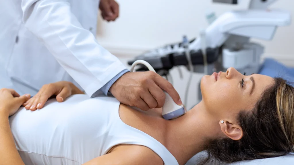 Prevenzione donna ecografia tiroide